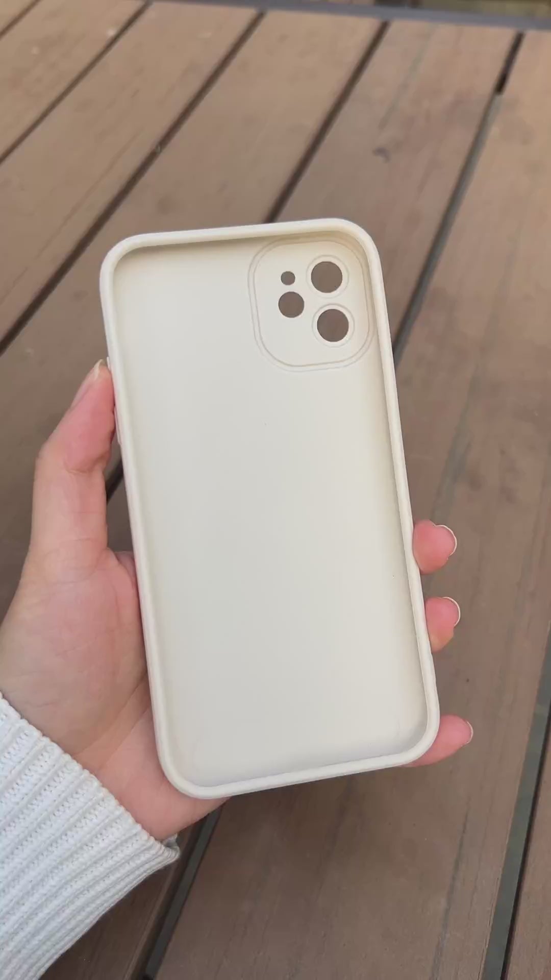 Installation video showing how to securely attach the lavender phone strap for stable and hands free daily use#color_purple