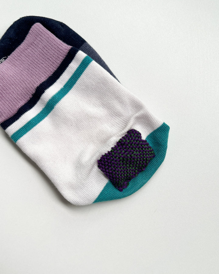Sock hole repaired using weaving loom durable and neat finish